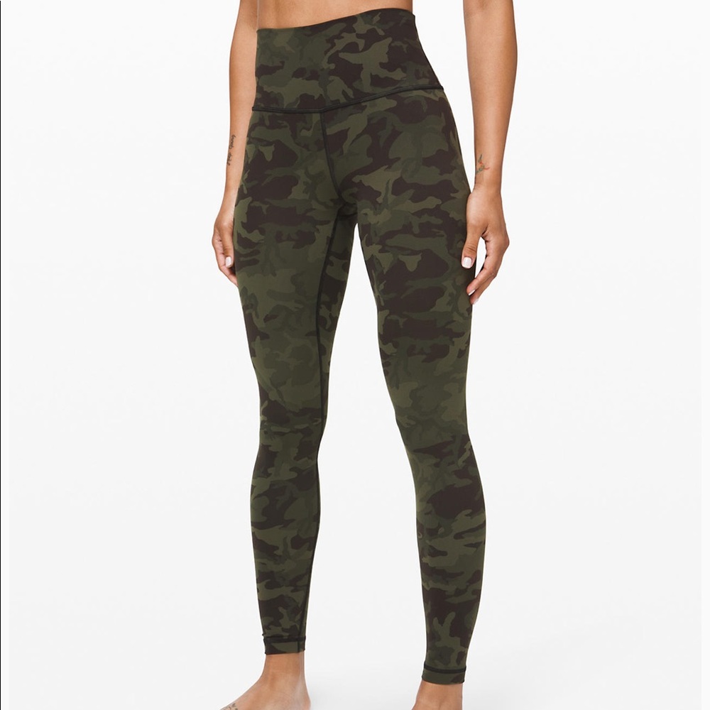 Lululemon Wunder Under Size 6 - Camo Gator Green